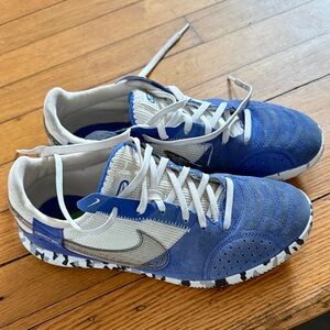 Nike Futsal Street Gato boys Indoor soccer